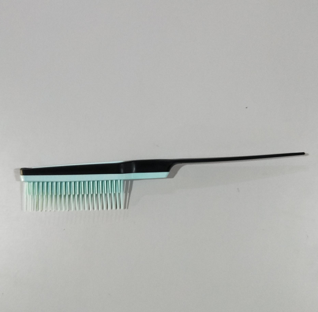 Brush Hair Curler, Air Feeling Fluffy Comb, 17 Comb Teeth Hair Fluffy Curling Roll Comb, Anti-Slip Curling Wand Hairstyling Comb