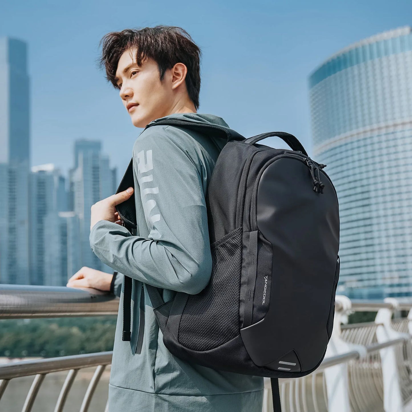 Stylish Versatile Computer Bag Student Schoolbag Daily Commuter Backpack for Men and Women