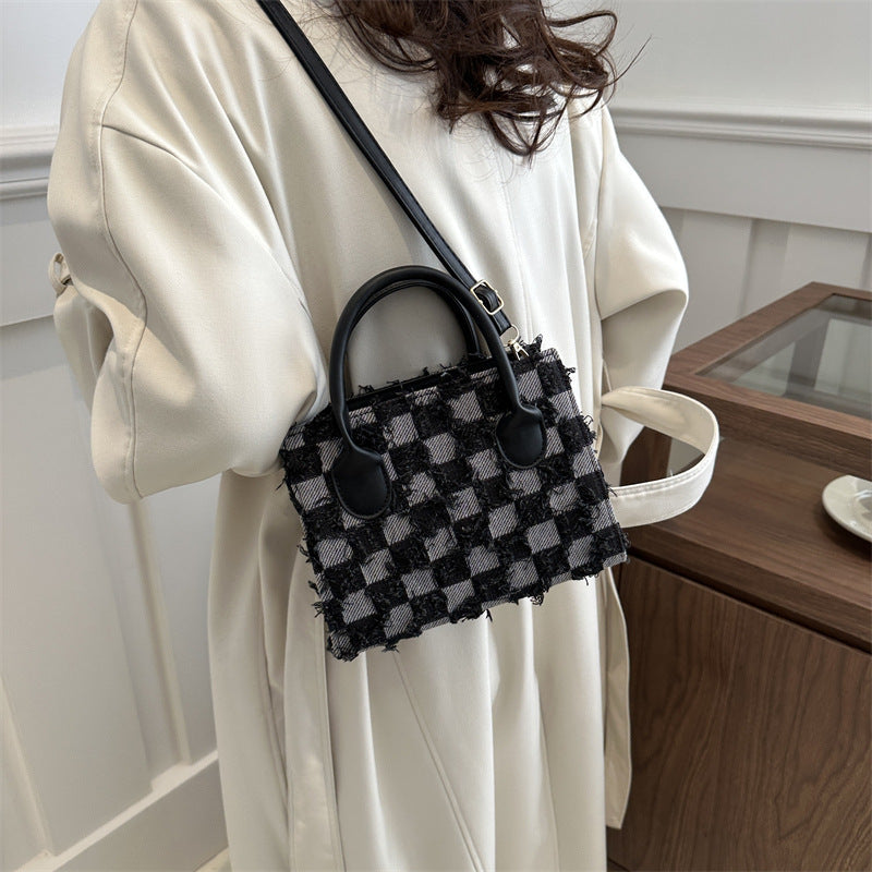 Plaid New Korean Style Fashionable Trendy One-shoulder Winter Textured Messenger Bag